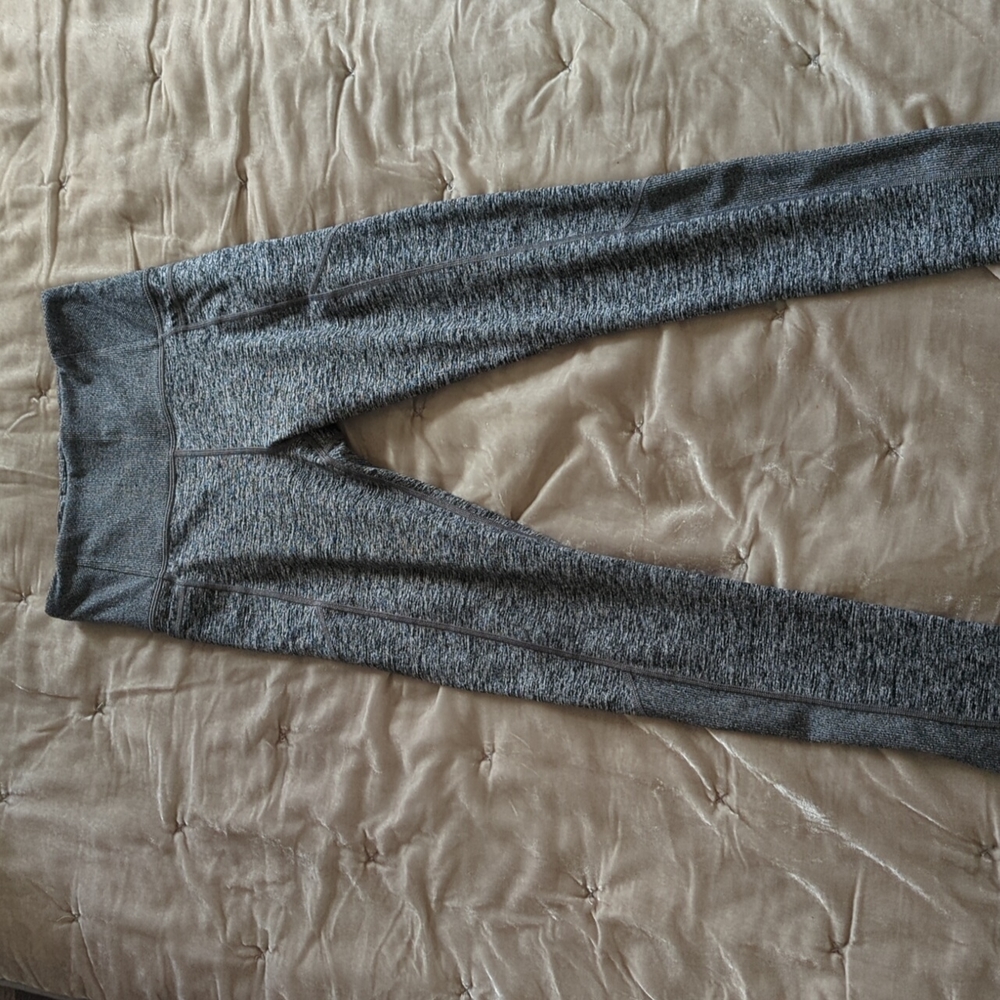 Athleta Black/white Exhale Heel Tight